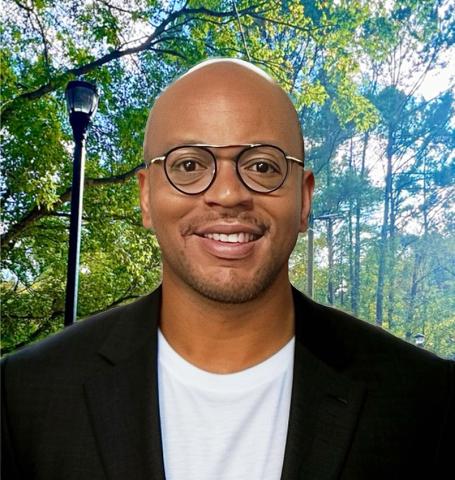 Headshot-of-David-Lloyd-Davis